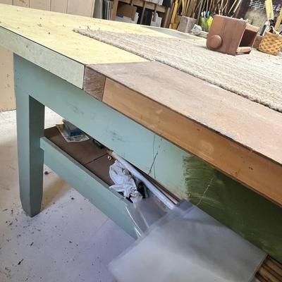 Lot 360 Large work station table