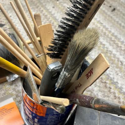 Lot 364 Hardware & other framing supplies