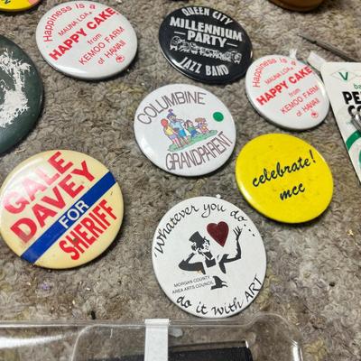 Lot 367 Vintage collectibles lot