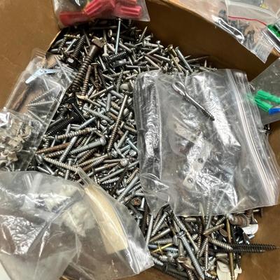 Lot 368 Hardware