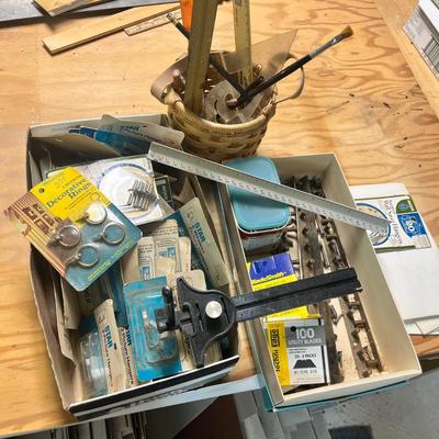 Lot 371 Hardware lot