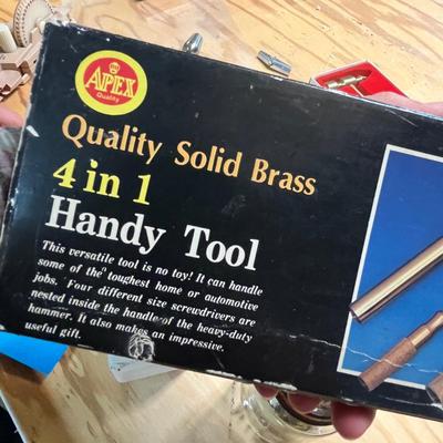 Lot 374 Assorted tools