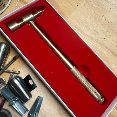 Lot 374 Assorted tools