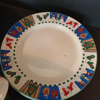 1998 Welcome Winter Holiday Stoneware Dish Set by Go-Gator