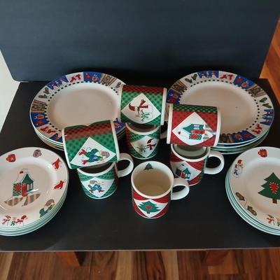 1998 Welcome Winter Holiday Stoneware Dish Set by Go-Gator