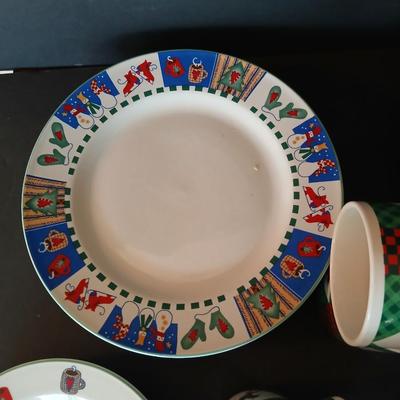 1998 Welcome Winter Holiday Stoneware Dish Set by Go-Gator