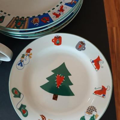 1998 Welcome Winter Holiday Stoneware Dish Set by Go-Gator