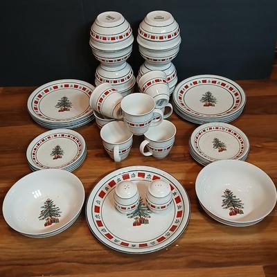 Country Crock Christmas Stoneware Dinnerware Set
