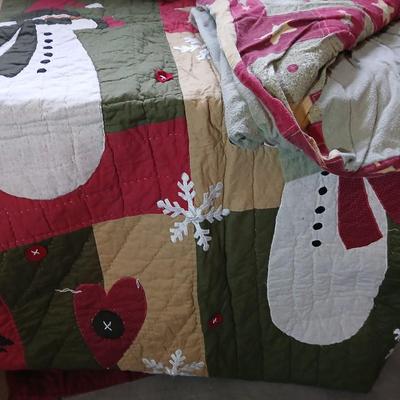 Snowman-Themed Holiday Quilt Bedding & Linens Set