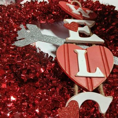 Lot of Valentine’s Day Décor & Gifts – Wreaths, Towels, Ziggy Plush, Crafts
