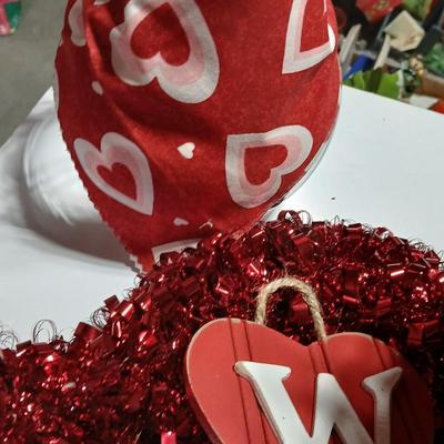 Lot of Valentine’s Day Décor & Gifts – Wreaths, Towels, Ziggy Plush, Crafts