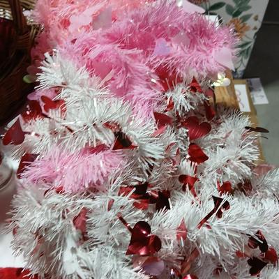 Lot of Valentine’s Day Décor & Gifts – Wreaths, Towels, Ziggy Plush, Crafts