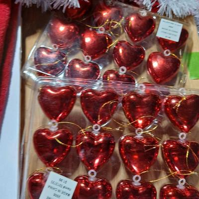 Lot of Valentine’s Day Décor & Gifts – Wreaths, Towels, Ziggy Plush, Crafts