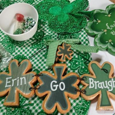 Large Lot of St. Patrick’s Day Décor – Towels, Hats, Shamrocks, Crafts
