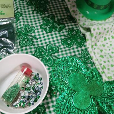 Large Lot of St. Patrick’s Day Décor – Towels, Hats, Shamrocks, Crafts