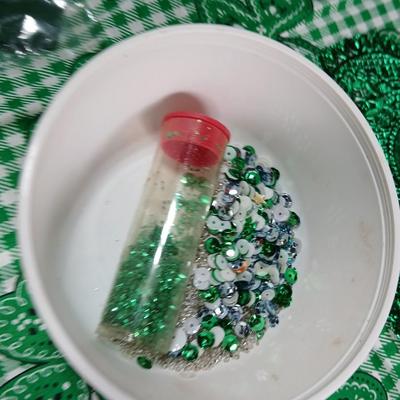 Large Lot of St. Patrick’s Day Décor – Towels, Hats, Shamrocks, Crafts