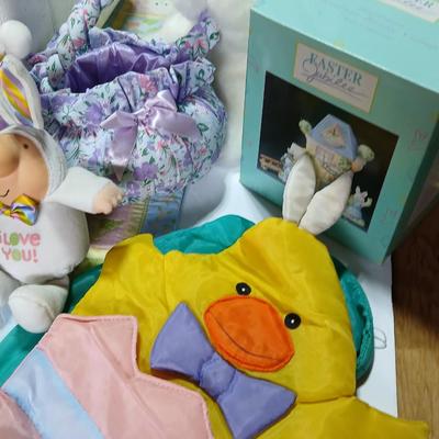 Large Easter Décor & Basket Lot – Plush, Eggs, Ornaments, rug, Fabric Décor all in a nice storage tote!