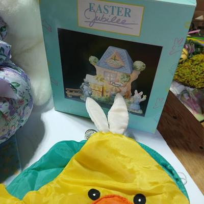 Large Easter Décor & Basket Lot – Plush, Eggs, Ornaments, rug, Fabric Décor all in a nice storage tote!