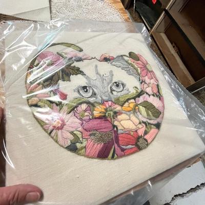 Lot 424 Assorted linens