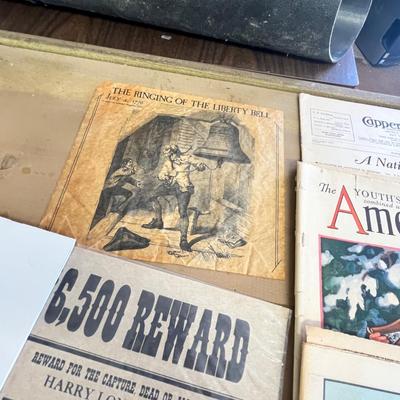 Lot 438 Vintage style items & magazines
