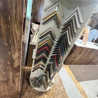 Lot 455 Frame Sample Stand