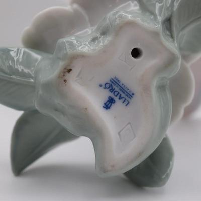 Lladro Refreshing Pause Butterfly Figurine