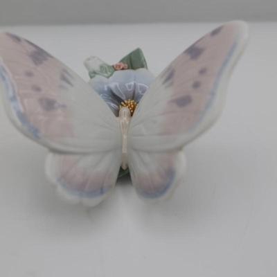 Lladro Refreshing Pause Butterfly Figurine