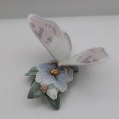 Lladro Refreshing Pause Butterfly Figurine