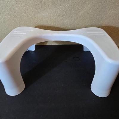 Bathroom Step Stools – White Plastic