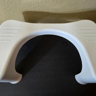Bathroom Step Stools – White Plastic