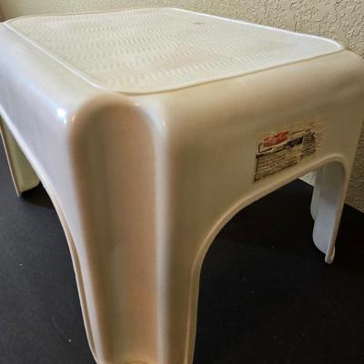 Bathroom Step Stools – White Plastic