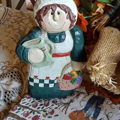 Fall & Thanksgiving Decor Lot – Figurines, Towels, Florals