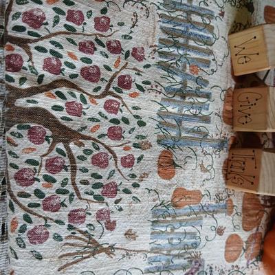 Fall & Thanksgiving Decor Lot – Figurines, Towels, Florals