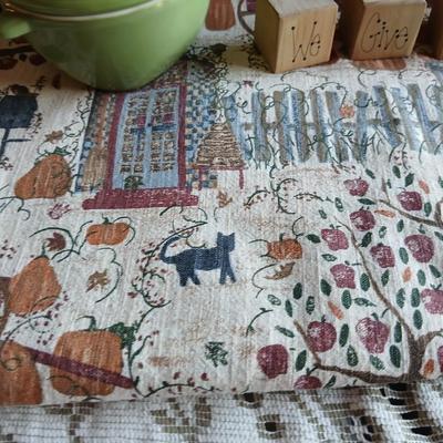 Fall & Thanksgiving Decor Lot – Figurines, Towels, Florals