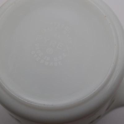 Vintage Pyrex Casserole Dishes with Lids