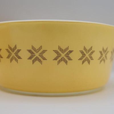 Vintage Pyrex Casserole Dishes with Lids