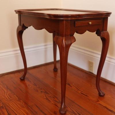 Queen Anne Stye Tea Table With Pull Out Candle Stands