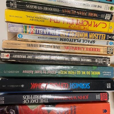 Sale Photo Thumbnail #293: Star Trek and science fiction books