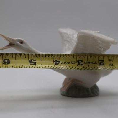 Lladro Taking Off Running Flying Goose Duck Porcelain Figurine