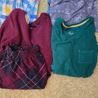 Women’s Pajama & Loungewear Lot – Assorted Styles & Sizes