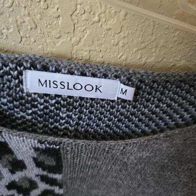 Stylish Women's Sweater Set – 4 Pieces (M–L)