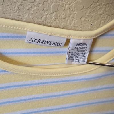 4 Women's Yellow & Patterned Short-Sleeve Tops – Size Medium