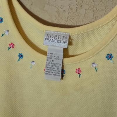 4 Women's Yellow & Patterned Short-Sleeve Tops – Size Medium