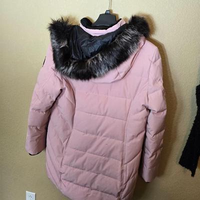 Arctic Expedition Women's Pink Puffer Coat – Size M