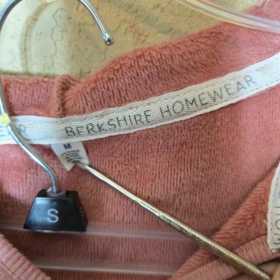 2 Women’s Lounge Sets – Berkshire Homewear & d&co Active, M/L