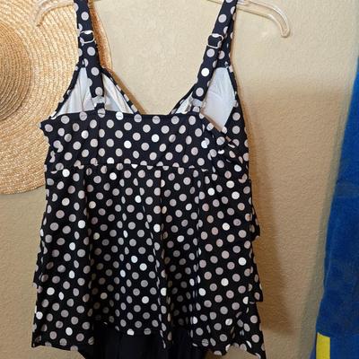 Polka Dot Swimsuit Set – Croft & Barrow Size 16, Sun Hat & Floral Towel