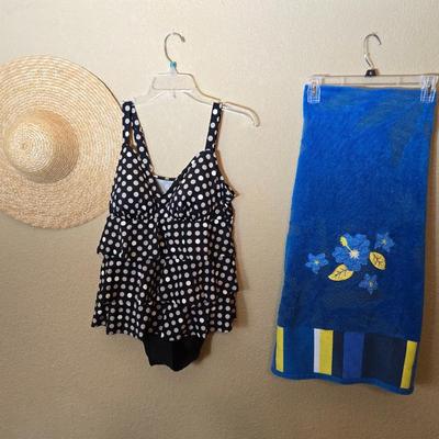 Polka Dot Swimsuit Set – Croft & Barrow Size 16, Sun Hat & Floral Towel