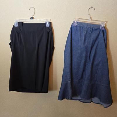 Women’s Skirt Lot – Style & Co Black Stretch Skirt (Sz 10) + d&co Chambray Denim Skirt (Sz M)