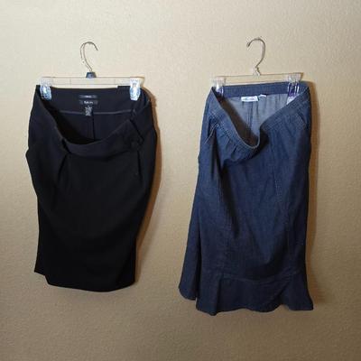 Women’s Skirt Lot – Style & Co Black Stretch Skirt (Sz 10) + d&co Chambray Denim Skirt (Sz M)