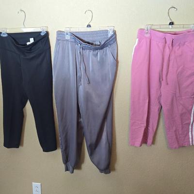 3-Piece Women’s Activewear Pants Lot – New Balance x Isaac Mizrahi, AnyBody, SB Active – Size M
